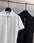 P115 Lv 2026ss春夏高品质短袖翻领polo衫 🔥采用进口客供丝光珠地面料 品牌logo 原版五金辅料 原厂原标 精心设计 大牌品质 超值好货 原版定制1:1细节还原 罗纹针织条纹衣领 宽松版型 上身超赞 尺码：M~XXL