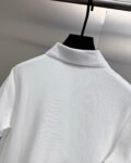 P115 Lv 2026ss春夏高品质短袖翻领polo衫 🔥采用进口客供丝光珠地面料 品牌logo 原版五金辅料 原厂原标 精心设计 大牌品质 超值好货 原版定制1:1细节还原 罗纹针织条纹衣领 宽松版型 上身超赞 尺码：M~XXL