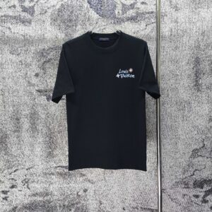 P70 LV* 2026新款 涂鸦印花logo 短袖t恤 宽松版型男女同款 尺码 S M L XL XXL 黑色 白色