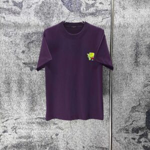 P75 LV* 2026新款 精致绣花小logo 300g短袖t恤 宽松版型男女同款 尺码 S M L XL XXL 黑色 白色 紫色 湖水绿