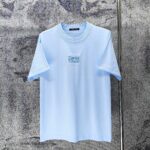 P75 LV* 2026新款 精致绣花小logo 300g短袖t恤 宽松版型男女同款 尺码 S M L XL XXL 黑色 白色 浅蓝