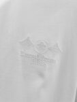weigou_173553_4_a541d19cb5 P85 Louis Vuitton/路易威登 高品质320克圆领短袖T恤 品牌经典 1V 驴家 纯色三叶草☘重工凹凸立体刺绣字母LOGO 男女同款 2026ss早春官方同步 高版本 高品质 时尚个性 百搭潮流 纯原品质 原版面料 吊牌 领标 水洗麦 三标齐全 颜色: 黑色.白色. 尺码:S M L XL
