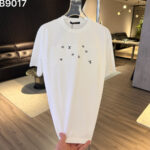 P85 高品质 LV 26ss新款刺绣工艺logo字母短袖 重工艺 面料- 采用270克双股精梳棉面料.索罗纳螺纹订织订染国标一级面料 辅料：官网原版三标logo 尺码： S - XXL 颜色：白色 黑色