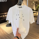 P85 高品质 LV 26ss新款刺绣工艺logo字母短袖 重工艺 面料- 采用270克双股精梳棉面料.索罗纳螺纹订织订染国标一级面料 辅料：官网原版三标logo 尺码： S - XXL 颜色：白色 黑色