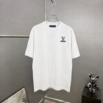 P85 1v～ Lv路易前后厚板滴胶 《区别通货面料》7a抗菌短袖tee 上身十分舒适，男女同款半袖，落肩宽松版型 颜色: 黑色 白色 咖啡色 尺码：S（90-130斤） M（125-150斤） L（135-165斤） XL（160-190斤） XXL（185-220斤）