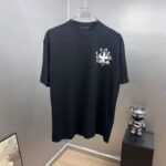 P85 1v～ 路易厚板滴胶 《区别通货面料》双纱纯棉，紧密纱线，短袖tee 上身十分舒适，男女同款半袖，落肩宽松版型 颜色: 黑色 白色 咖啡色 尺码：S（90-130斤） M（125-150斤） L（135-165斤） XL（160-190斤） XXL（185-220斤）