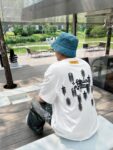 weigou_174867_8_9fd9943816 P85 1v~ 路易厚板滴胶 《区别通货面料》双纱纯棉,紧密纱线,短袖tee 上身十分舒适,男女同款半袖,落肩宽松版型 颜色: 黑色 白色 咖啡色 尺码:S(90-130斤) M(125-150斤) L(135-165斤) XL(160-190斤) XXL(185-220斤)