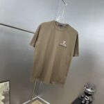 P85 1V～路易 厚板镀银立体滴胶 《区别通货面料》双纱纯棉，紧密纱线短袖tee 上身十分舒适，男女同款，落肩宽松版型 颜色: 黑色 白色 咖啡色 尺码：S（90-130斤） M（125-150斤） L（135-165斤） XL（160-190斤） XXL（185-220斤）