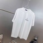 P85 1V～路易 厚板镀银立体滴胶 《区别通货面料》双纱纯棉，紧密纱线短袖tee 上身十分舒适，男女同款，落肩宽松版型 颜色: 黑色 白色 咖啡色 尺码：S（90-130斤） M（125-150斤） L（135-165斤） XL（160-190斤） XXL（185-220斤）