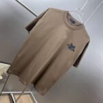 weigou_175057_2_1740f4bf16 P85 1v~ 路易厚板滴胶 《区别通货面料》双纱纯棉,紧密纱线,短袖tee 上身十分舒适,男女同款半袖,落肩宽松版型 颜色: 黑色 白色 咖啡色 尺码:S(90-130斤) M(125-150斤) L(135-165斤) XL(160-190斤) XXL(185-220斤)
