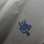 weigou_175057_4_992bf6df75 P85 1v~ 路易厚板滴胶 《区别通货面料》双纱纯棉,紧密纱线,短袖tee 上身十分舒适,男女同款半袖,落肩宽松版型 颜色: 黑色 白色 咖啡色 尺码:S(90-130斤) M(125-150斤) L(135-165斤) XL(160-190斤) XXL(185-220斤)