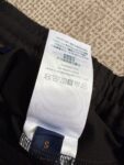 P225 Louis Vuitton路易威登 2026秋冬款上新 原高版本 男女同款拉链套装，订制面料，手感柔软舒适 不变形 不缩水 SIZE: S-XXL 上衣尺寸 S:衣长69.5cm 胸宽114cm 袖长76 M:衣长71cm 胸宽118cm 袖长78 L:衣长72.5cm 胸宽122cm 袖长80 XL:衣长74cm 胸宽 126cm 袖长82 2XL衣服75.5cm 胸宽130cm 袖长84 裤子尺寸 S:裤长98cm 腰围74cm臀围96cm大腿62 M裤长100cm 腰围78cm臀围100cm大腿64 L:裤长102cm 腰围82cm臀围104cm大腿66 XL:裤长104cm 腰围86cm臀围108cm大腿68 2XL:裤长106cm 腰围90cm臀围112cm大腿70