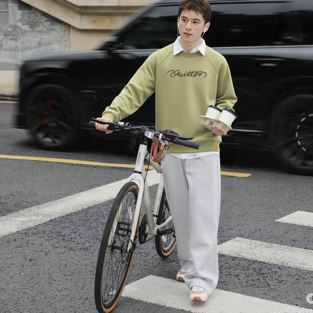 P125 《𝙉𝙚𝙬⚜️LV-路易》 2026*秋冬新款长袖卫衣 460克重磅新疆棉长袖卫衣贴皮印花，徽章，男女同款 尺码：S M L XL 颜色：杏色 黑色 浅咖色 白色 卡其色 立即抢购👉