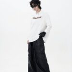 P110 《𝙉𝙚𝙬⚜️LV-路易》 2026*秋冬新款长袖T恤男女同款 350克纯棉，皮革印花、皮章，男女同款 尺码：S M L XL XXL 颜色：白色 杏色 灰色 啡色 黑色 立即抢购👉