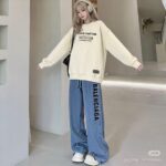 P125 《𝙉𝙚𝙬⚜️LV-路易》 2026*秋冬新款长袖卫衣男女同款 全棉360克做旧炒雪花、发泡印花，贴布绣章 尺码：S M L XL XXL 颜色 粉色 杏色 天蓝色 黑色 立即抢购👉