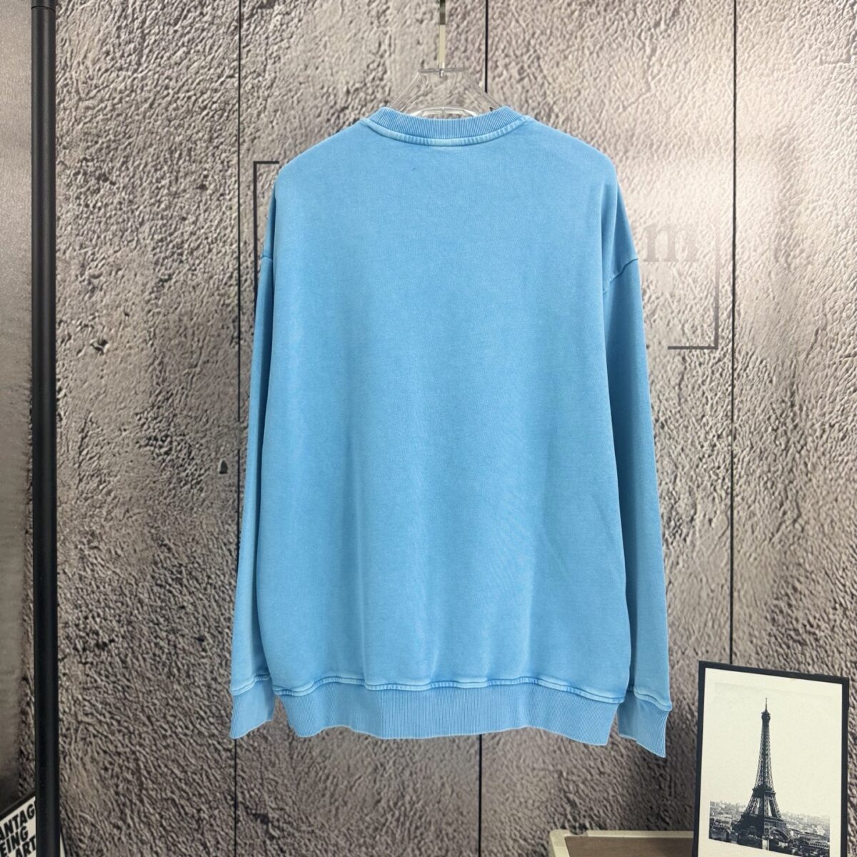 P125 《𝙉𝙚𝙬⚜️LV-路易》 2026*秋冬新款长袖卫衣男女同款 全棉360克做旧炒雪花、发泡印花，贴布绣章 尺码：S M L XL XXL 颜色 粉色 杏色 天蓝色 黑色 立即抢购👉