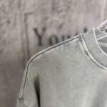 P125 《𝙉𝙚𝙬⚜️LV-路易》 2026*秋冬新款长袖卫衣男女同款 全棉360克做旧炒雪花、厚板发泡亮片印花 尺码：S M L XL XXL 颜色 粉色 浅灰色 天蓝色 黑色 立即抢购👉
