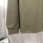P105 《𝙉𝙚𝙬⚜️LV-路易》 2026*秋冬新款长袖T恤男女同款 350克纯棉，厚板亮片钉珠印花，男女同款 尺码：S M L XL XXL 颜色：白色 杏色 灰色 啡色