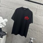P80 CH*克罗心*2026春夏新款 经典梵文马蹄厚板立体植绒工艺 定制双纱平纹纯棉面料 短袖T恤 男女同款 颜色：黑色 白色 尺码： S （90-130斤） M （120-150斤） L （140-165斤） XL （160-180斤） XXL （180-210斤）