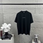 P80 Balenciaga*巴黎*2026 春夏新款短袖t恤 经典 立体烫钻工艺 定制双纱平纹纯棉面料 男女同款 颜色：黑色 白色 安哥拉红色 尺码： S （90-130斤） M （120-150斤） L （140-165斤） XL （160-180斤） XXL （180-210斤）