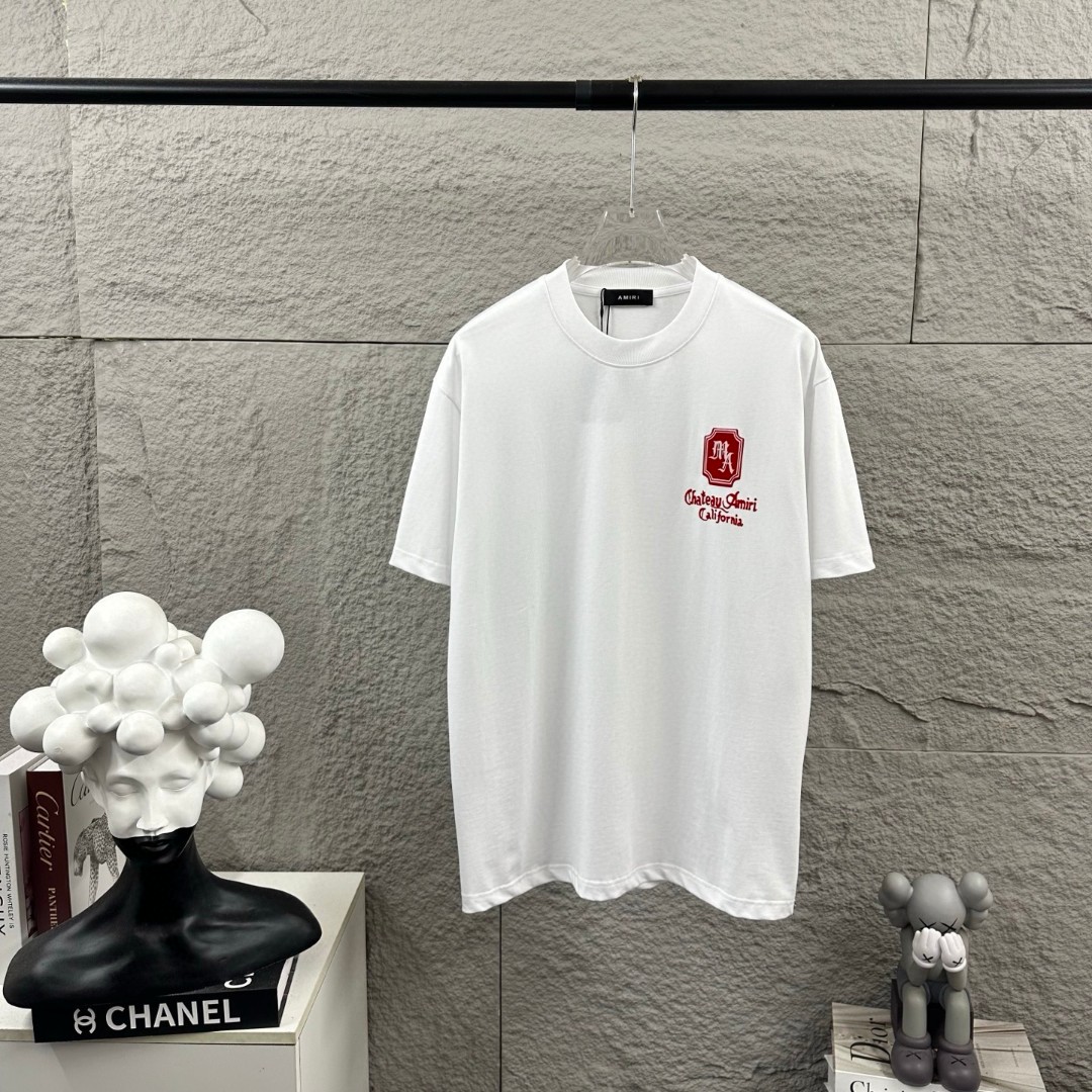 P80 Amiri*埃米尔 2026早春夏季新款 定制平纹纯棉双纱面料 短袖T恤 经典字母植绒工艺 男女同款 颜色：黑色 白色 尺码： S （90-130斤） M （120-150斤） L （140-165斤） XL （160-180斤） XXL （180-210斤）