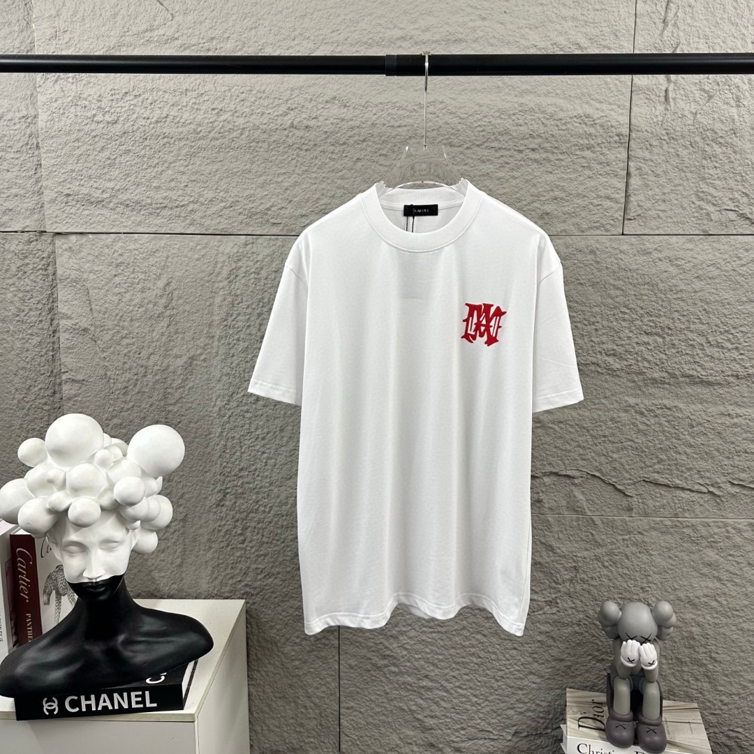 P80 Amiri*埃米尔 2026早春夏季新款 定制平纹纯棉双纱面料 短袖T恤 经典字母发泡工艺 男女同款 颜色：黑色 白色 尺码： S （90-130斤） M （120-150斤） L （140-165斤） XL （160-180斤） XXL （180-210斤）