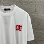P80 Amiri*埃米尔 2026早春夏季新款 定制平纹纯棉双纱面料 短袖T恤 经典字母发泡工艺 男女同款 颜色：黑色 白色 尺码： S （90-130斤） M （120-150斤） L （140-165斤） XL （160-180斤） XXL （180-210斤）