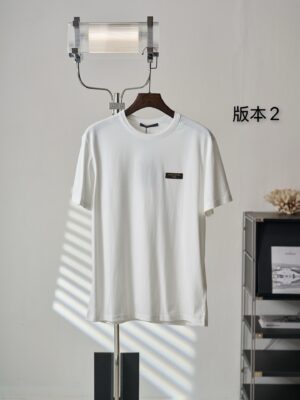 P80 【实物挂拍】LV/路易威登 logo皮标圆领短袖T恤（版本2） 【现货】S M L XL