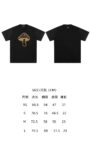 weigou_177009_11_458aae12b2 P80 「12 针提花版本」 LOUIS VUITTON*路易威登 【LV 蘑菇短袖嵌花圆领衫针织短袖T恤】 🍼这款利落的T恤采用细腻针织棉料制成,休闲造型搭配趣味图形。正面饰有俏皮的蘑菇嵌花图案。 🍼采用12S细针织片与多纱咀提花技术,通过进口设备进行经纬纱线精准交错,实现双面原衣提花。 🍼版型还原原单 最大码数可穿210斤 宽松舒适无压力,品质拉满 实打实好货 。 🍼上身简约易搭 ootd必备款 好看的衣服从不挑人 情侣衣柜必入推荐 尺码:XS-L 颜色:黑色