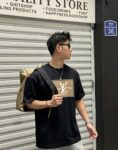 weigou_177574_7_0a3a76e566 P80 1v~ 路易贴布厚板滴胶工艺 《区别通货面料》双纱纯棉上衣 7A抗菌短袖tee 负离子上身十分舒适,男女同款半袖,落肩宽松版型 颜色: 黑色 白色 咖啡色 尺码:S(90-130斤) M(125-150斤) L(135-165斤) XL(160-190斤) XXL(185-220斤)