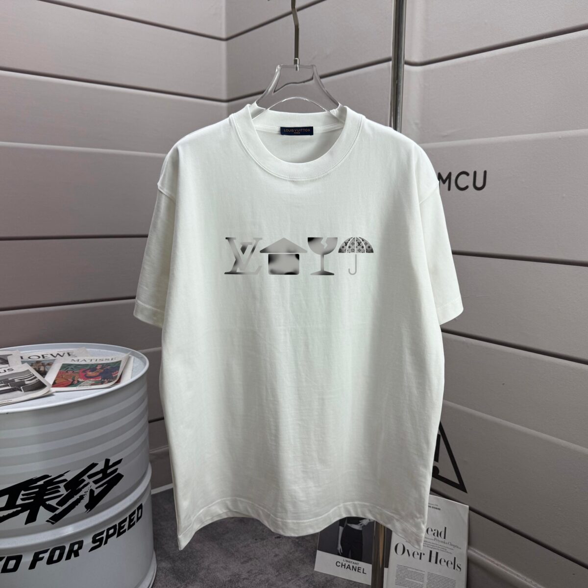 P70 1v 路易*2026春夏新款 个性字母印花工艺设计 高端版本！透气舒适度高，定制双纱平纹纯棉面料 宽松版短袖圆领T恤 男女同款 颜色: 黑色 白色 杏色 灰色 尺码： S （90-130斤） M （120-150斤） L （140-165斤） XL （160-180斤） XXL （180-210斤）