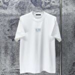 P75 LV* 2026新款 精致绣花小logo 300g短袖t恤 宽松版型男女同款 尺码 S M L XL XXL 黑色 白色 浅蓝
