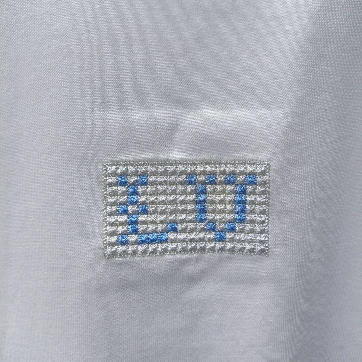 P75 LV* 2026新款 精致绣花小logo 300g短袖t恤 宽松版型男女同款 尺码 S M L XL XXL 黑色 白色 浅蓝