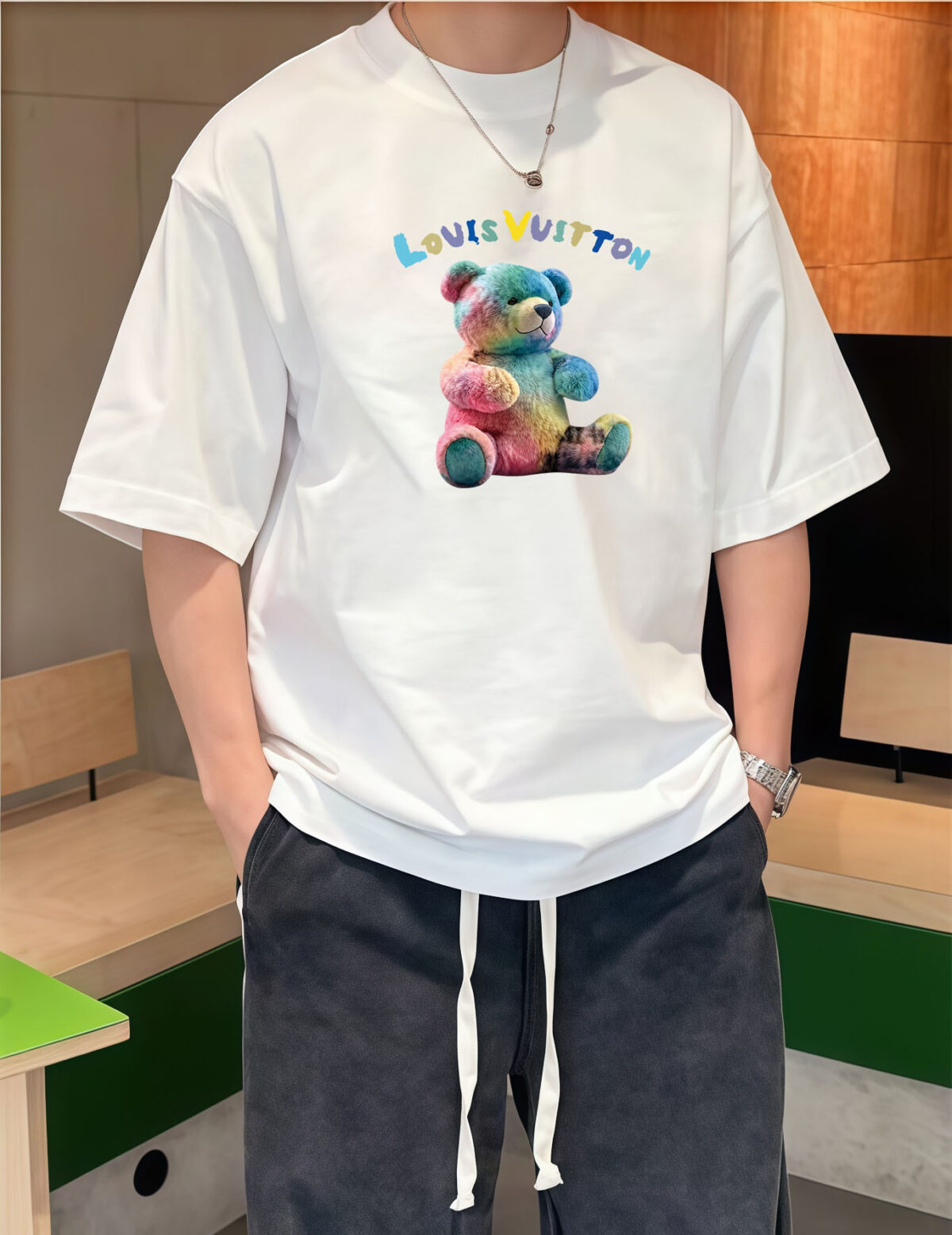 P70 LV/路易威登 印花Logo百搭潮流短袖T恤男女同款 吊牌 领标 水洗唛 三标齐全 定织定染280克精梳棉面料 尺码：S-XXL 颜色：黑色，白色，藏青色