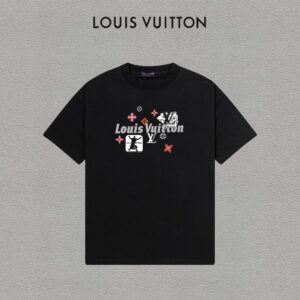 P70 LV/路易威登 印花Logo百搭潮流短袖T恤男女同款 吊牌 领标 水洗唛 三标齐全 定织定染280克精梳棉面料 尺码：S-XXL 颜色：黑色，白色，藏青色