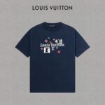 P70 LV/路易威登 印花Logo百搭潮流短袖T恤男女同款 吊牌 领标 水洗唛 三标齐全 定织定染280克精梳棉面料 尺码：S-XXL 颜色：黑色，白色，藏青色