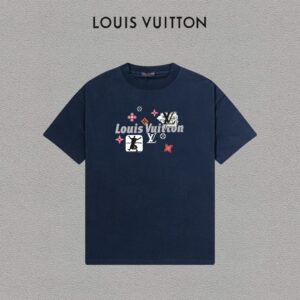 P70 LV/路易威登 印花Logo百搭潮流短袖T恤男女同款 吊牌 领标 水洗唛 三标齐全 定织定染280克精梳棉面料 尺码：S-XXL 颜色：黑色，白色，藏青色
