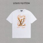 P70 LV/路易威登 印花Logo百搭潮流短袖T恤男女同款 吊牌 领标 水洗唛 三标齐全 定织定染280克精梳棉面料 尺码：S-XXL 颜色：黑色，白色，藏青色