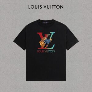 P70 LV/路易威登 印花Logo百搭潮流短袖T恤男女同款 吊牌 领标 水洗唛 三标齐全 定织定染280克精梳棉面料 尺码：S-XXL 颜色：黑色，白色，藏青色