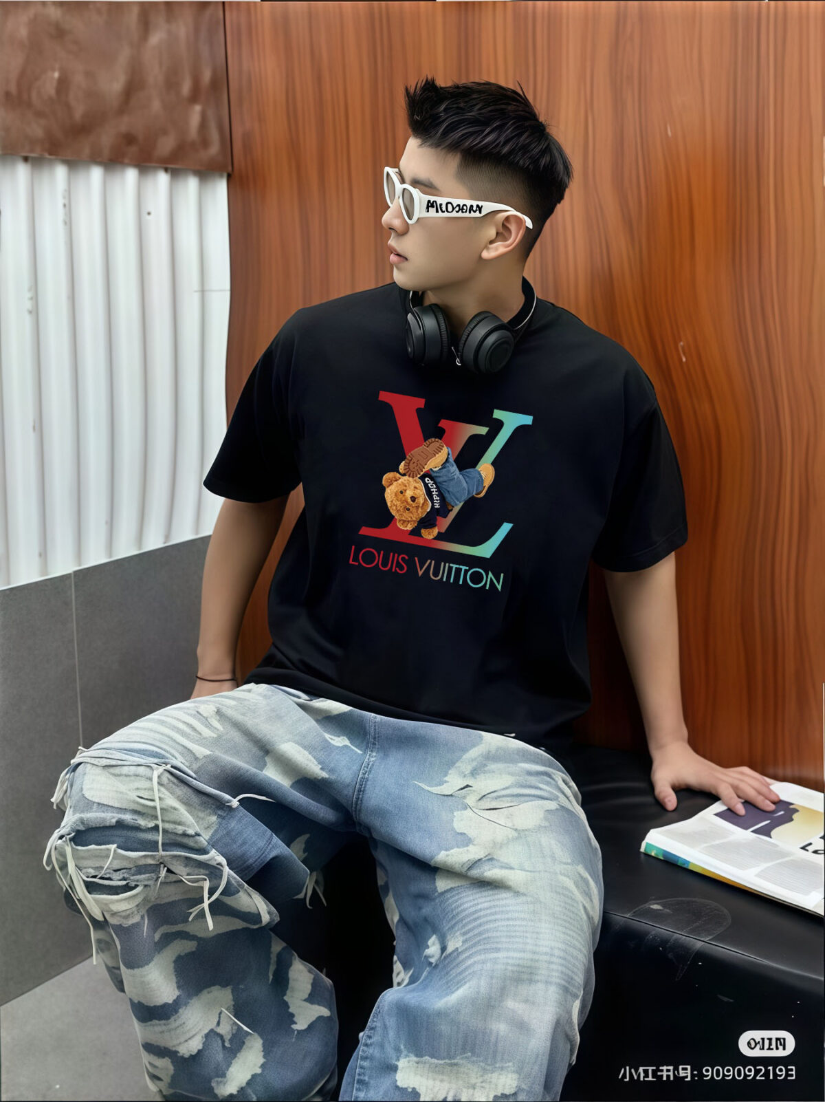 P70 LV/路易威登 印花Logo百搭潮流短袖T恤男女同款 吊牌 领标 水洗唛 三标齐全 定织定染280克精梳棉面料 尺码：S-XXL 颜色：黑色，白色，藏青色