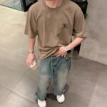 weigou_178438_7_94b0fb8123 P75 1v~ Lv路易logo刺绣字母 《区别通货面料》7a抗菌短袖tee 上身十分舒适,男女同款半袖,落肩宽松版型 颜色: 黑色 白色 咖啡色 尺码:S(90-130斤) M(125-150斤) L(135-165斤) XL(160-190斤) XXL(185-220斤)