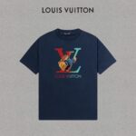 P70 LV/路易威登 印花Logo百搭潮流短袖T恤男女同款 吊牌 领标 水洗唛 三标齐全 定织定染280克精梳棉面料 尺码：S-XXL 颜色：黑色，白色，藏青色