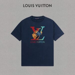 P70 LV/路易威登 印花Logo百搭潮流短袖T恤男女同款 吊牌 领标 水洗唛 三标齐全 定织定染280克精梳棉面料 尺码：S-XXL 颜色：黑色，白色，藏青色