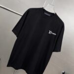 weigou_178463_2_1158f03df3 P75 1v~ Lv路易logo刺绣字母 《区别通货面料》7a抗菌短袖tee 上身十分舒适,男女同款半袖,落肩宽松版型 颜色: 黑色 白色 咖啡色 尺码:S(90-130斤) M(125-150斤) L(135-165斤) XL(160-190斤) XXL(185-220斤)
