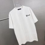 P75 1v～ Lv路易logo刺绣字母 《区别通货面料》7a抗菌短袖tee 上身十分舒适，男女同款半袖，落肩宽松版型 颜色: 黑色 白色 咖啡色 尺码：S（90-130斤） M（125-150斤） L（135-165斤） XL（160-190斤） XXL（185-220斤）