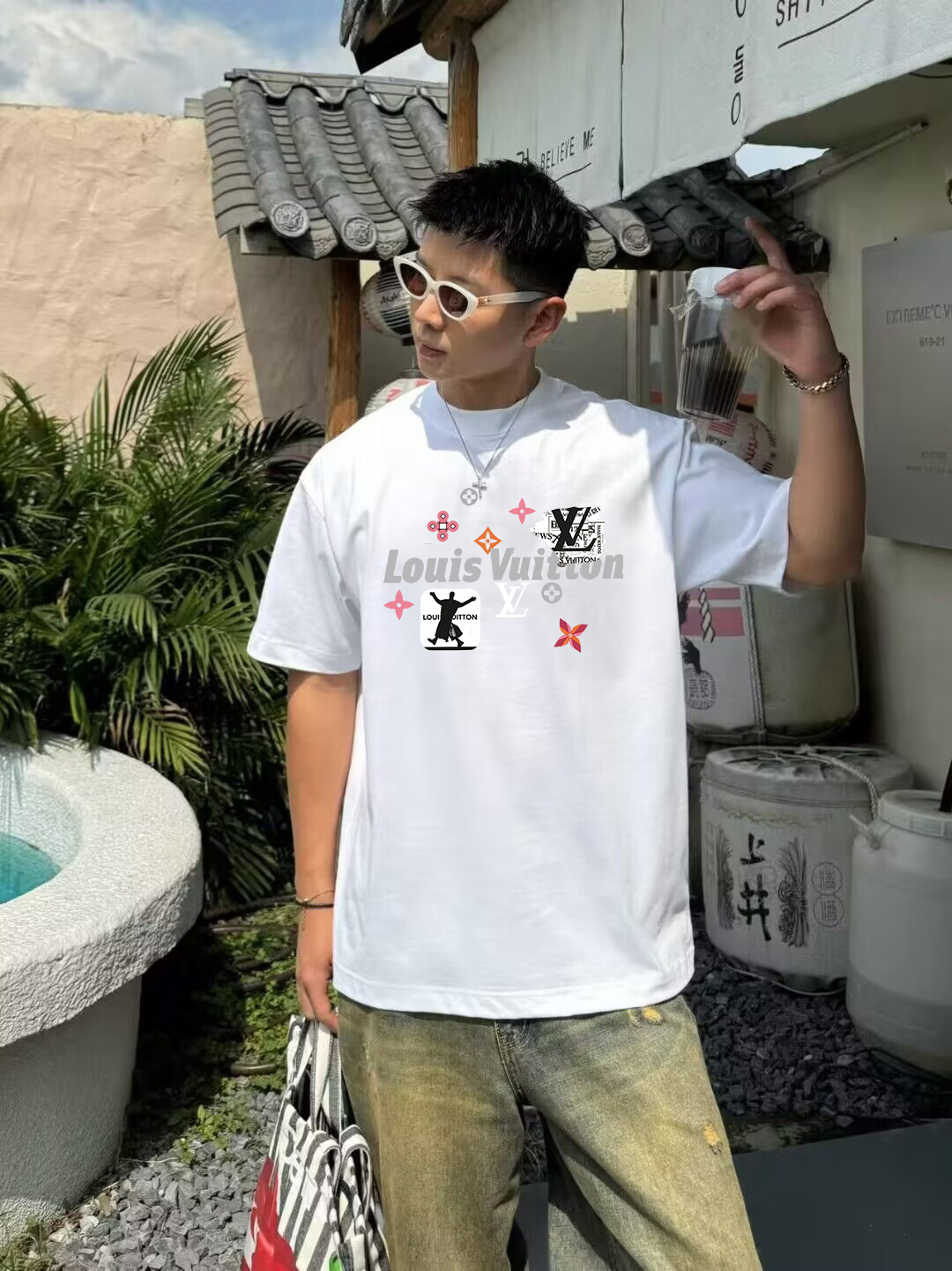P70 LV/路易威登 印花Logo百搭潮流短袖T恤男女同款 吊牌 领标 水洗唛 三标齐全 定织定染280克精梳棉面料 尺码：S-XXL 颜色：黑色，白色，藏青色
