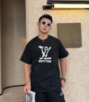 P70 LV/路易威登 印花Logo百搭潮流短袖T恤男女同款 吊牌 领标 水洗唛 三标齐全 定织定染280克精梳棉面料 尺码：S-XXL 颜色：黑色，白色，藏青色