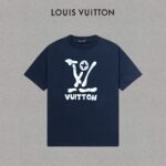 P70 LV/路易威登 印花Logo百搭潮流短袖T恤男女同款 吊牌 领标 水洗唛 三标齐全 定织定染280克精梳棉面料 尺码：S-XXL 颜色：黑色，白色，藏青色