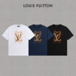 P70 LV/路易威登 印花Logo百搭潮流短袖T恤男女同款 吊牌 领标 水洗唛 三标齐全 定织定染280克精梳棉面料 尺码：S-XXL 颜色：黑色，白色，藏青色