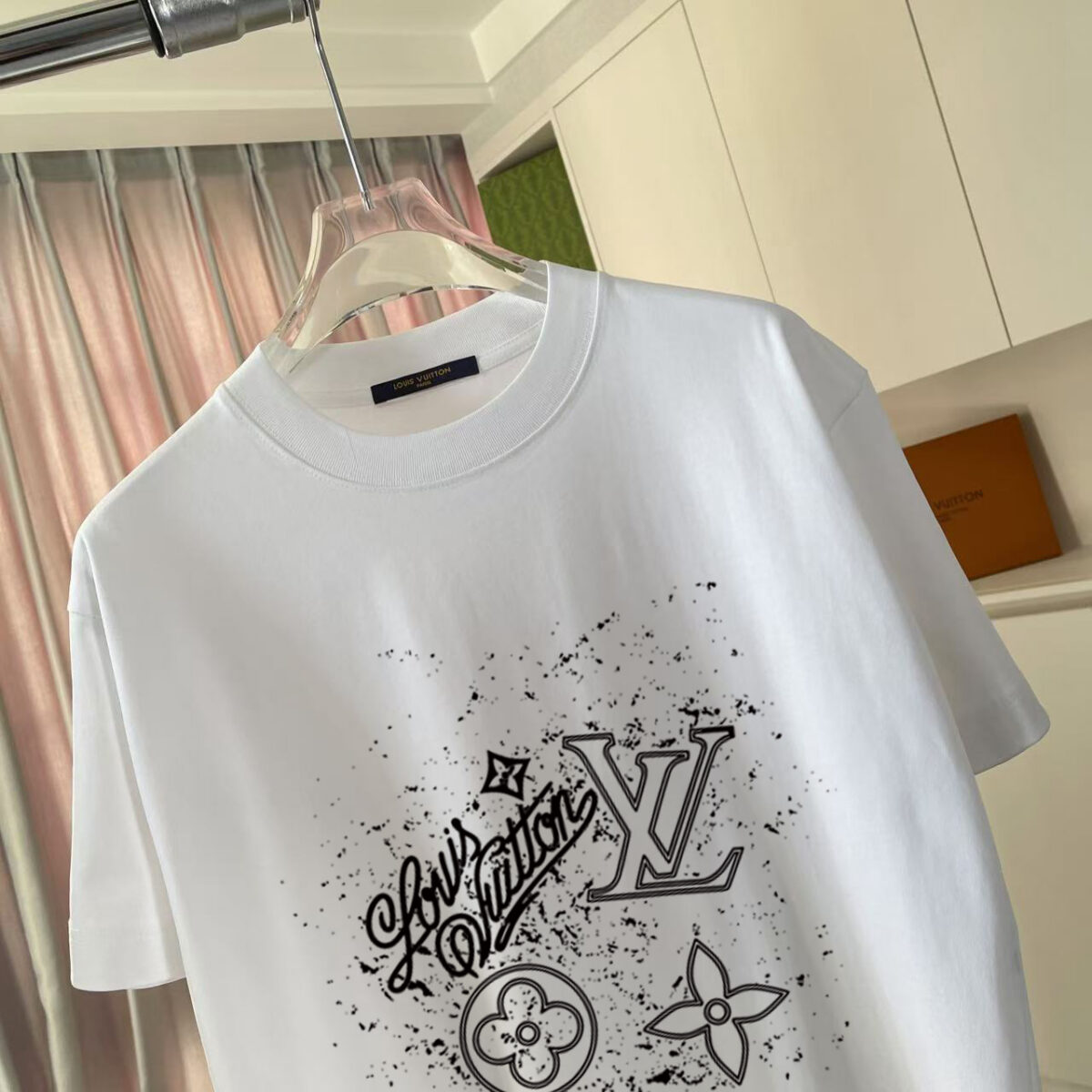 P70 1V*2026夏季新款 个性字母logo印花 定制面料300g 短袖T恤 男女同款 尺码：S M L XL XXL 五个码 颜色：黑色 白色 绿色 紫色